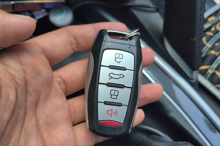 Used Haval H6 2019 Sport Edition 1.5T Manual Two-Wheel Drive Elite Model China VI Standard Vehicle Key