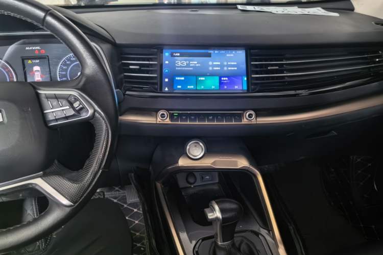 Used Haval H6 2019 1.5 GDIT Automatic Luxury Smart Connect Edition Emission Standard China V Center Console