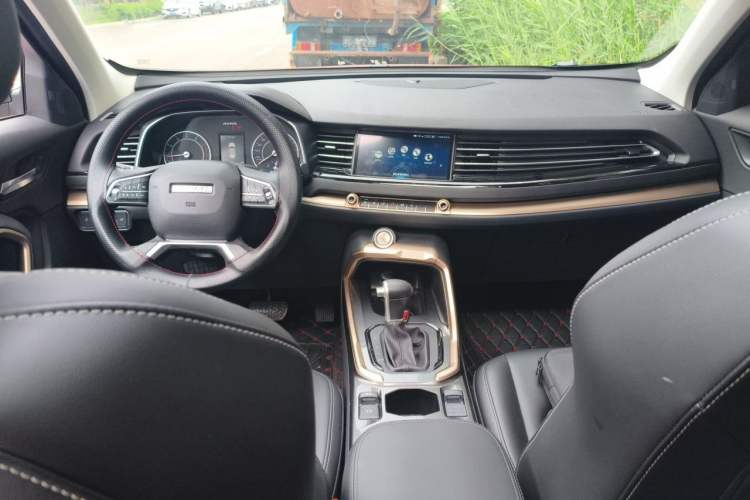 Used Haval H6 2019 Red Label 1.5 GDIT Automatic Champion Edition Center Console