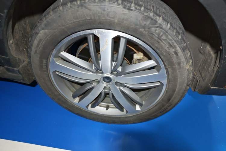 Used Haval H6 2019 Red Label 1.5 GDIT Automatic Luxury Smart Connectivity Edition Right Front Wheel Hub