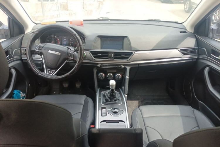 Used Haval H6 2019 Sport Edition 1.5T Manual Two-Wheel Drive Elite Model China VI Standard Center Console