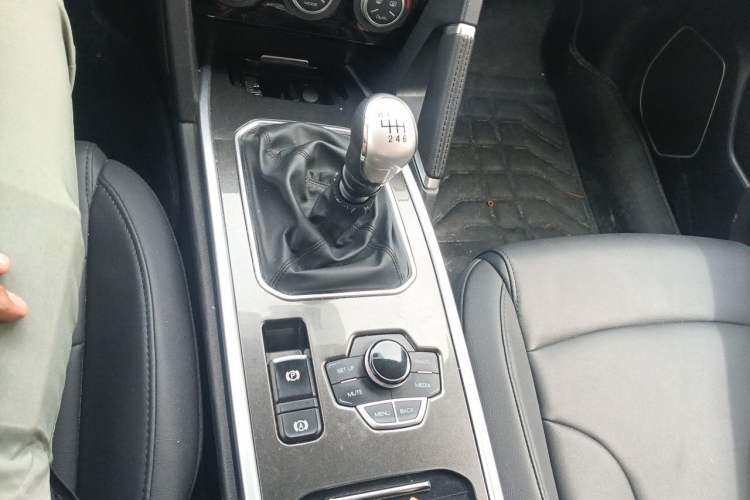 Used Haval H6 2019 Sport Edition 1.5T Manual Two-Wheel Drive Elite Model China VI Standard Gear Lever
