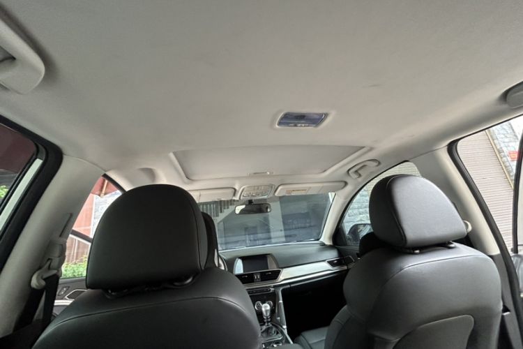 Used Haval H6 2019 Sport Edition 1.5T Manual Two-Wheel Drive Elite Model China VI Standard Interior 6