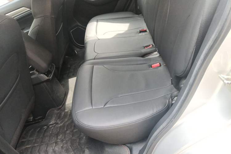 Used Haval H6 2019 Sport Edition 1.5T Manual Two-Wheel Drive Elite Model China VI Standard Left Rear Seat