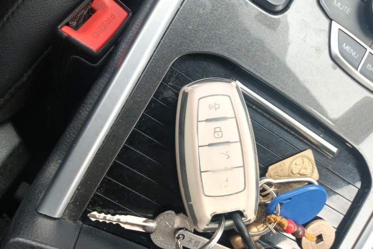 Used Haval H6 2019 Sport Edition 1.5T Manual Two-Wheel Drive Elite Model China VI Standard Vehicle Key