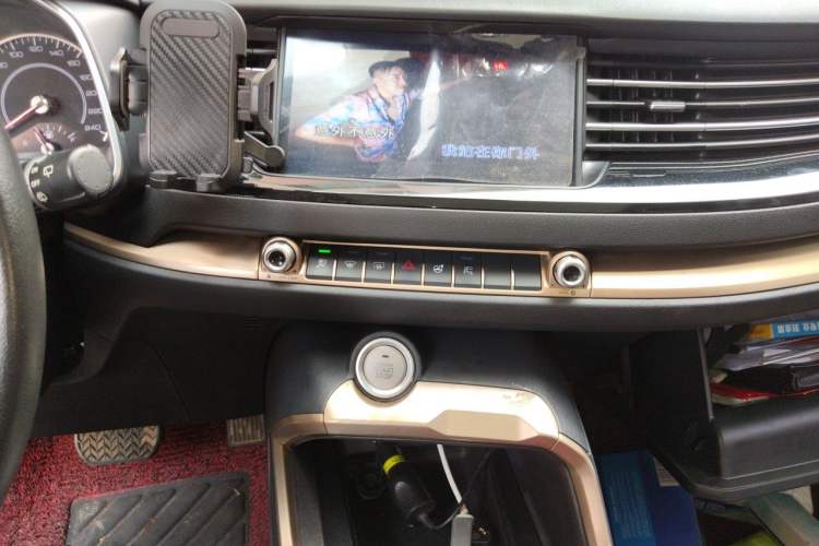 Used Haval H6 2019 Red Label 1.5 GDIT Automatic Champion Edition Audio And AC Panel