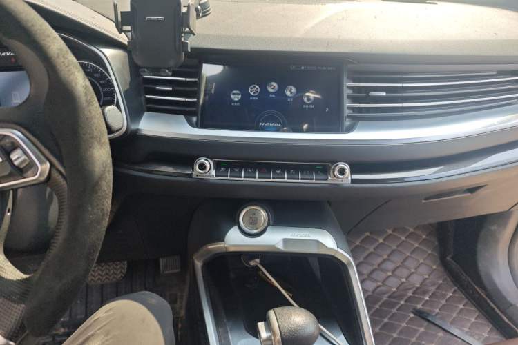 Used Haval H6 2019 Red Label 1.5 GDIT Automatic Luxury Smart Connectivity Edition Audio And AC Panel