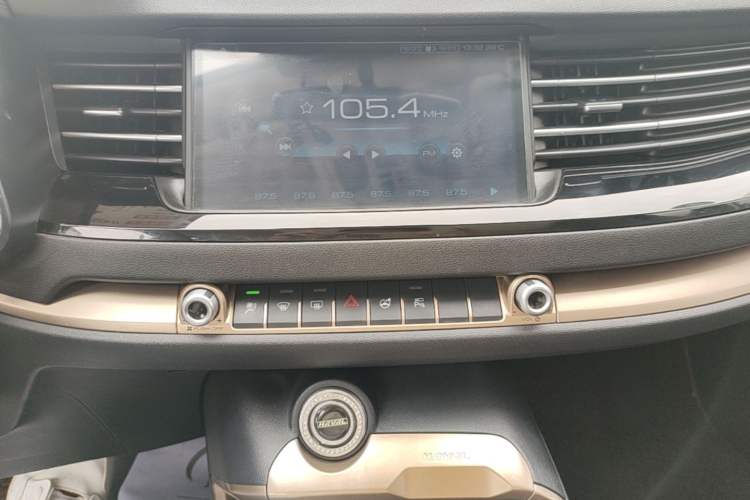 Used Haval H6 2019 Blue Label 1.5 GDIT Automatic Luxury Smart Connectivity Edition Audio And AC Panel