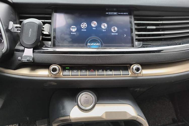Used Haval H6 2019 Blue Label 1.5 GDIT Automatic Champion Edition Audio And AC Panel