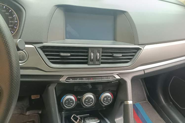 Used Haval H6 2019 Sport Edition 1.5T Automatic Two-Wheel Drive Elite Model China VI Audio And AC Panel