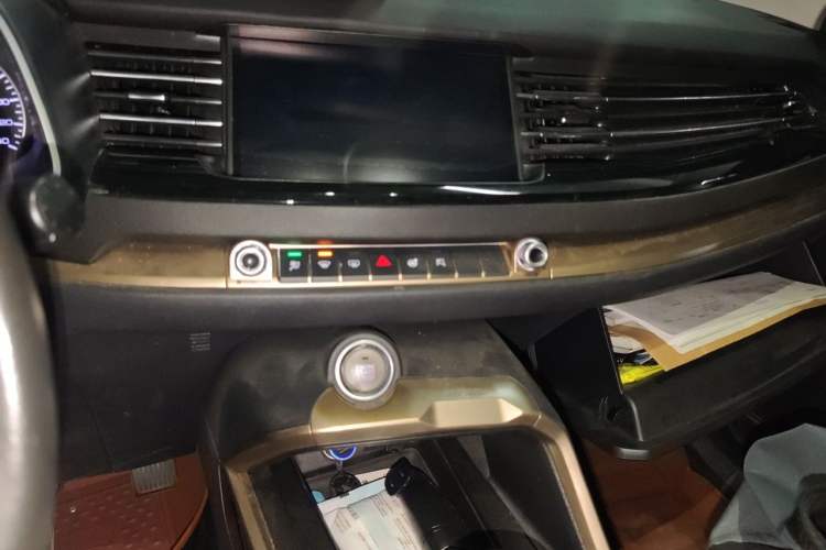 Used Haval H6 2019 Red Label 1.5 GDIT Automatic Champion Edition Audio And AC Panel