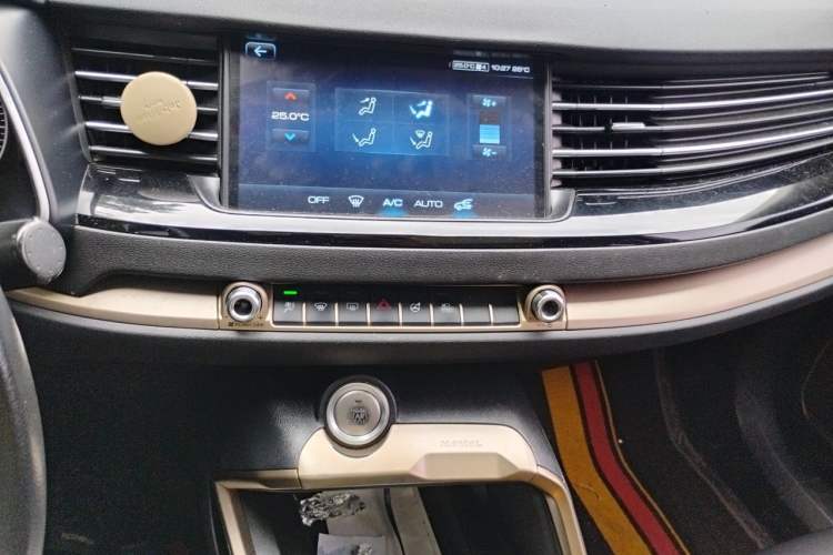 Used Haval H6 2019 Red Label 2.0 GDIT Automatic Champion Edition Audio And AC Panel