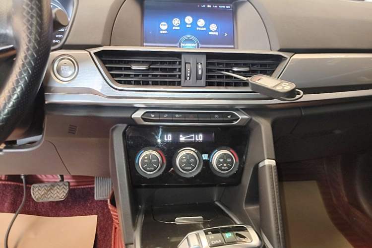Used Haval H6 2019 Sport Edition 1.5T Automatic Two-Wheel Drive Elite Model China VI Audio And AC Panel