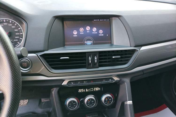 Used Haval H6 2019 Sport Edition 1.5T Automatic Two-Wheel Drive Elite Model China VI Audio And AC Panel
