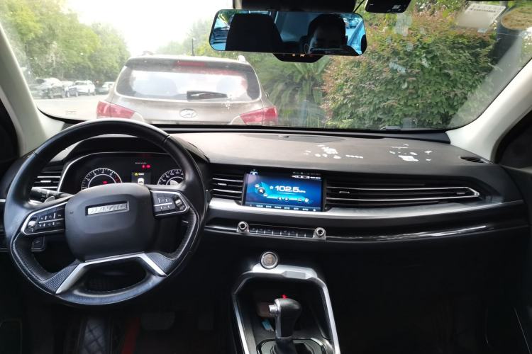 Used Haval H6 2019 Blue Label 2.0 GDIT Automatic Luxury Smart Connectivity Edition Center Console
