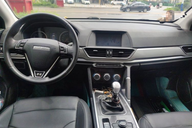 Used Haval H6 2019 Sport Edition 1.5T Manual Two-Wheel Drive Elite Model China VI Standard Center Console