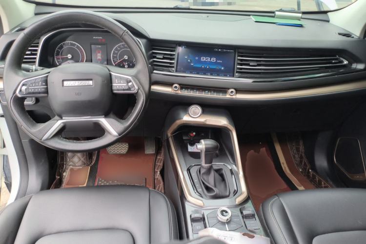 Used Haval H6 2019 1.5 GDIT Automatic Luxury Smart Connect Edition Emission Standard China V Center Console