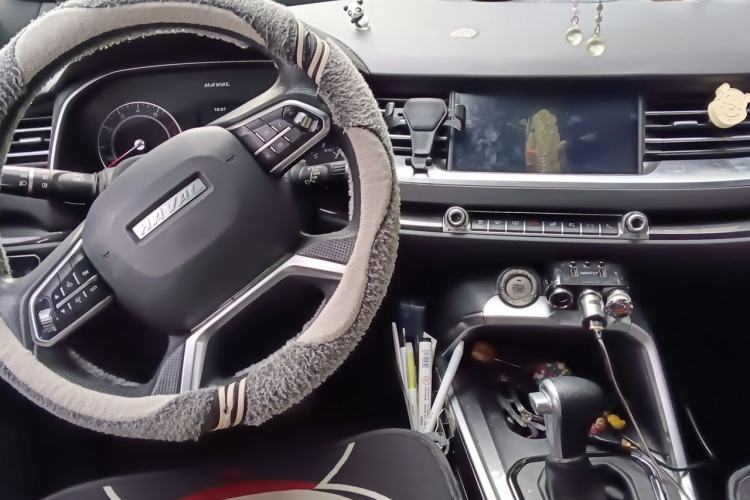 Used Haval H6 2019 1.5 GDIT Automatic Luxury Smart Connect Edition Emission Standard China V Center Console
