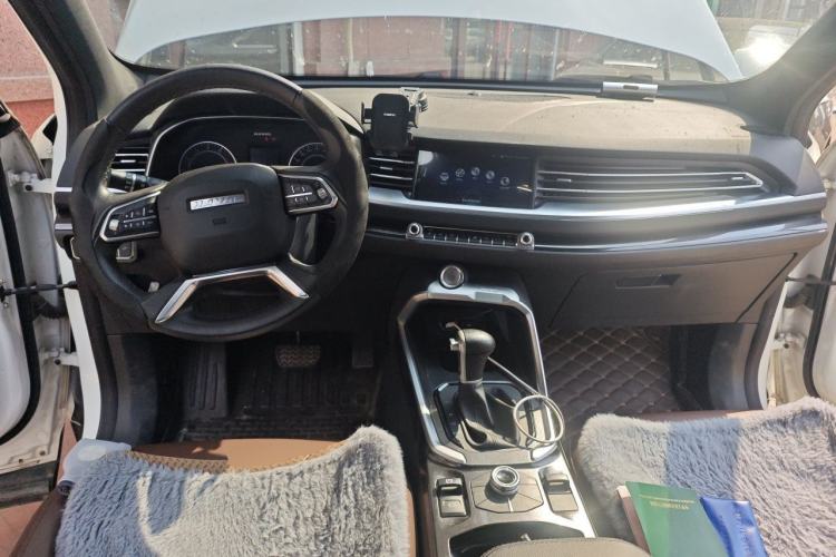 Used Haval H6 2019 Red Label 1.5 GDIT Automatic Luxury Smart Connectivity Edition Center Console