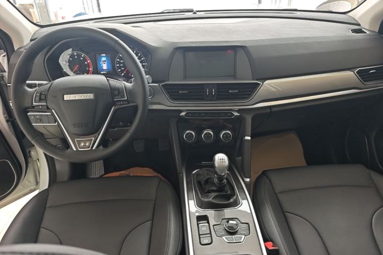 Used Haval H6 2019 Sport Edition 1.5T Manual Two-Wheel Drive Elite Model China VI Standard Center Console