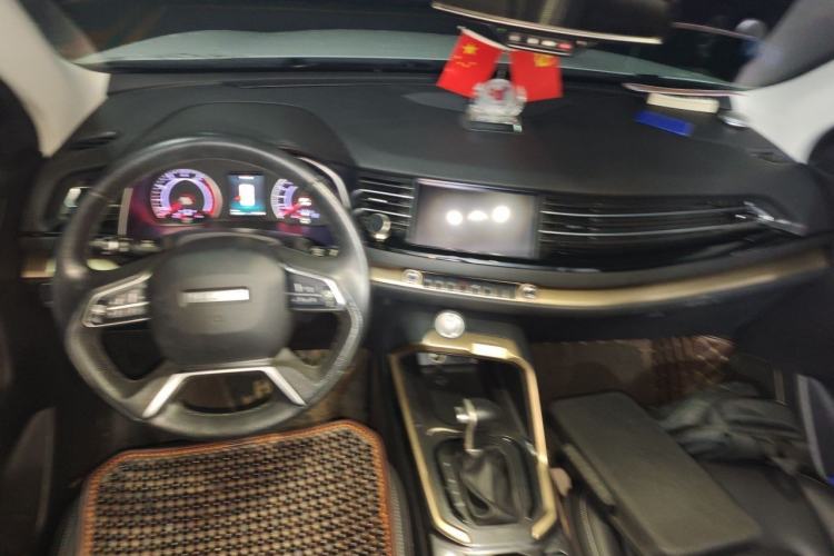 Used Haval H6 2019 Red Label 1.5 GDIT Automatic Champion Edition Center Console