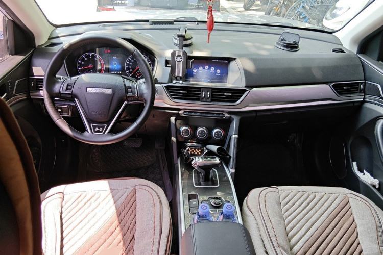 Used Haval H6 2019 Sport Edition 1.5T Automatic Two-Wheel Drive Elite Model China VI Center Console