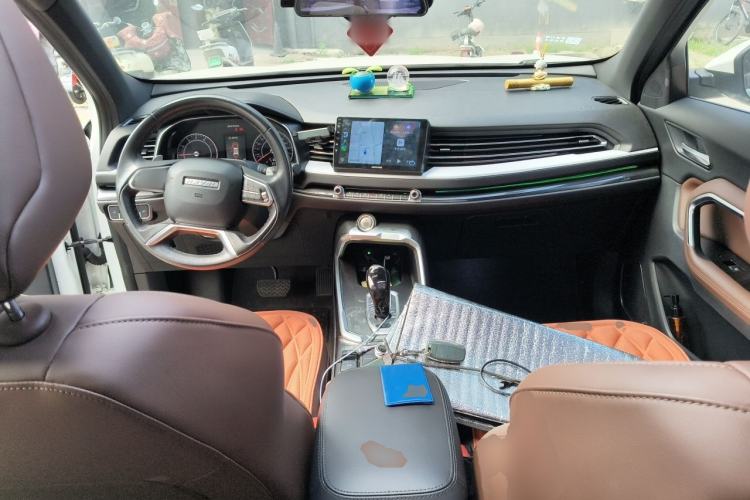 Used Haval H6 2019 1.5 GDIT Automatic Luxury Smart Connect Version China VI Standard Center Console