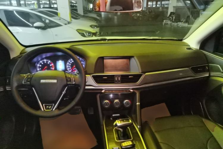 Used Haval H6 2019 Sport Edition 1.5T Automatic Two-Wheel Drive Elite Model China VI Center Console