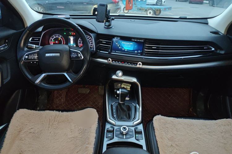 Used Haval H6 2019 2.0 GDIT Automatic Luxury Smart Connectivity Version China V Standard Center Console