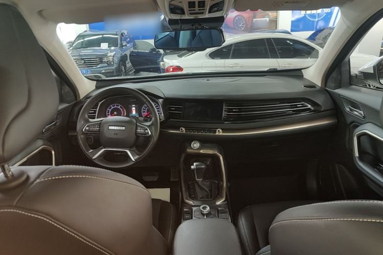 Used Haval H6 2019 Blue Label 1.5 GDIT Automatic Luxury Smart Connectivity Edition Center Console