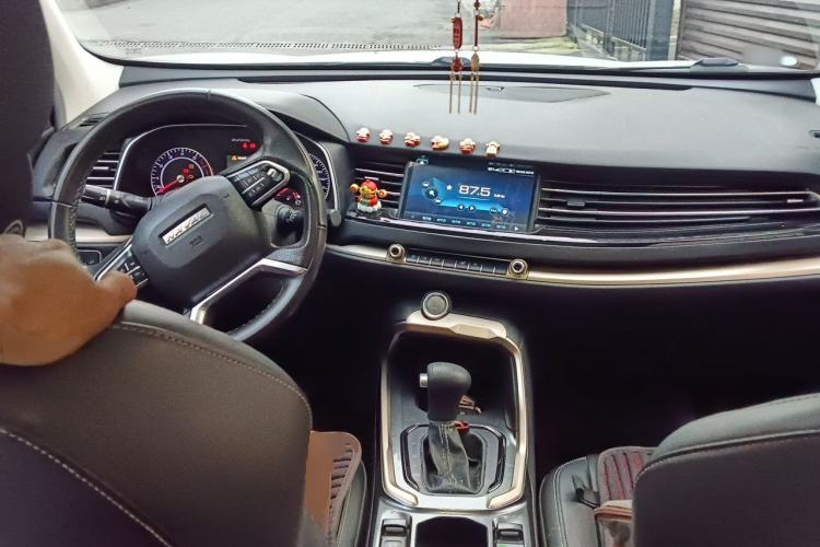 Used Haval H6 2019 Red Label 1.5 GDIT Automatic Champion Edition Center Console