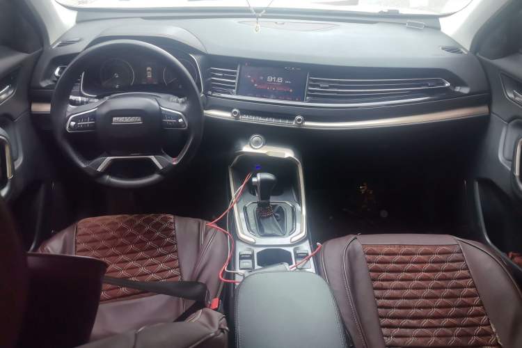 Used Haval H6 2019 Blue Label 1.5 GDIT Automatic Urban Edition Center Console