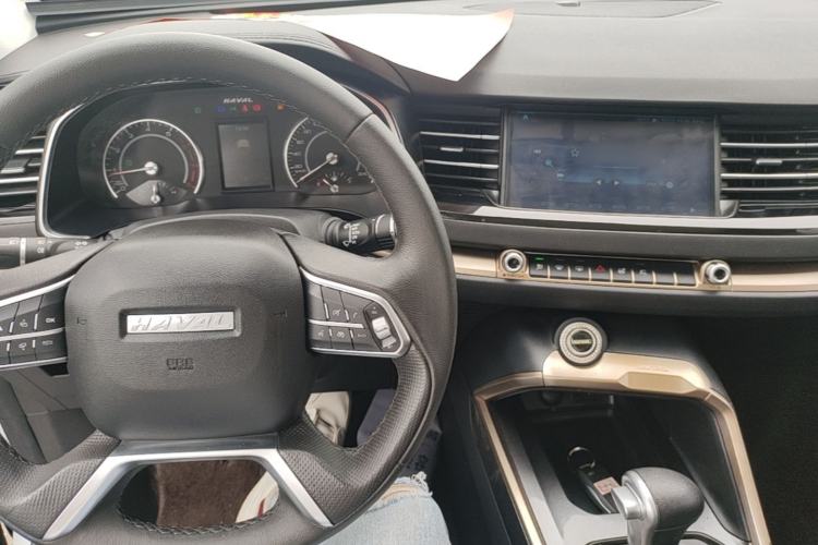 Used Haval H6 2019 Blue Label 1.5 GDIT Automatic Luxury Smart Connectivity Edition Center Console