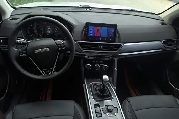 Used Haval H6 2019 Sport Edition 1.5T Manual Two-Wheel Drive Elite Model China VI Standard Center Console