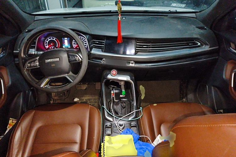Used Haval H6 2019 Blue Label 1.5 GDIT Automatic Luxury Smart Connectivity Edition Center Console