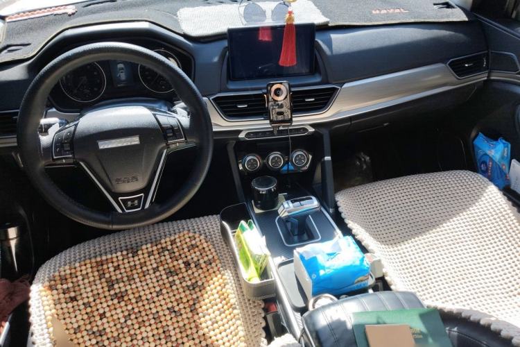 Used Haval H6 2019 Sport Edition 1.5T Automatic Two-Wheel Drive Prestige Smart Connectivity Model China VI Center Console