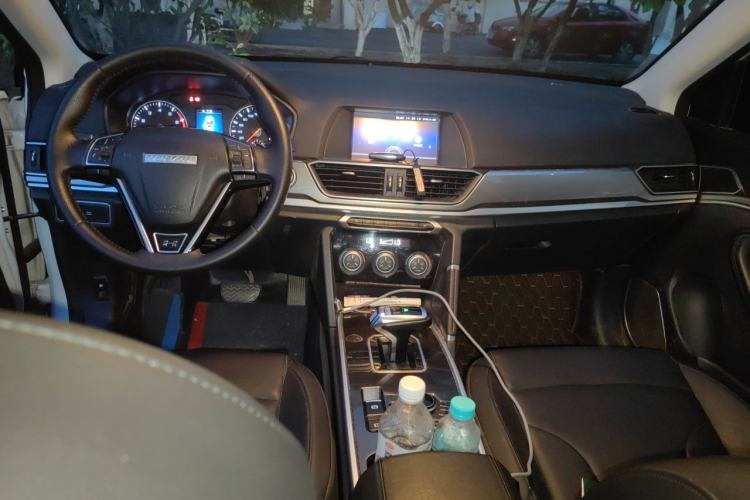 Used Haval H6 2019 Sport Edition 1.5T Automatic Two-Wheel Drive Elite Model China VI Center Console