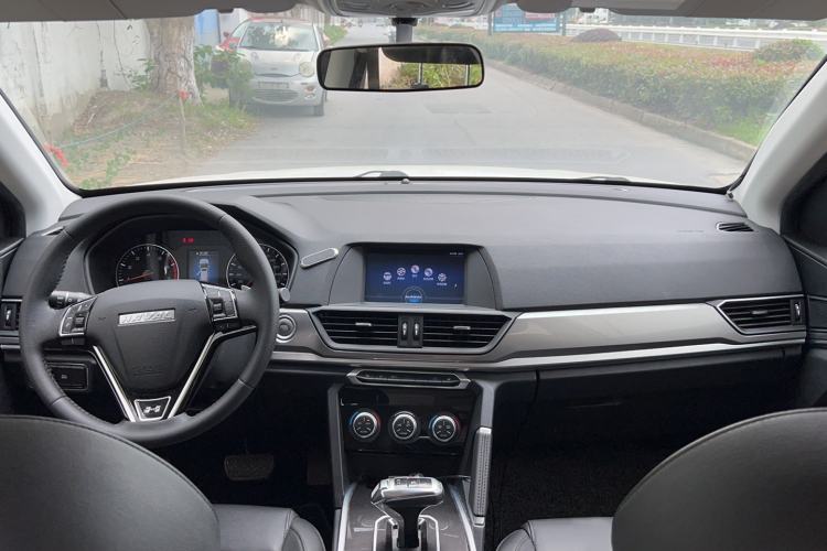 Used Haval H6 2019 Sport Edition 1.5T Automatic Two-Wheel Drive Elite Model China VI Center Console
