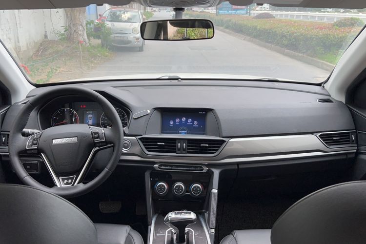 Used Haval H6 2019 Sport Edition 1.5T Automatic Two-Wheel Drive Elite Model China VI Center Console