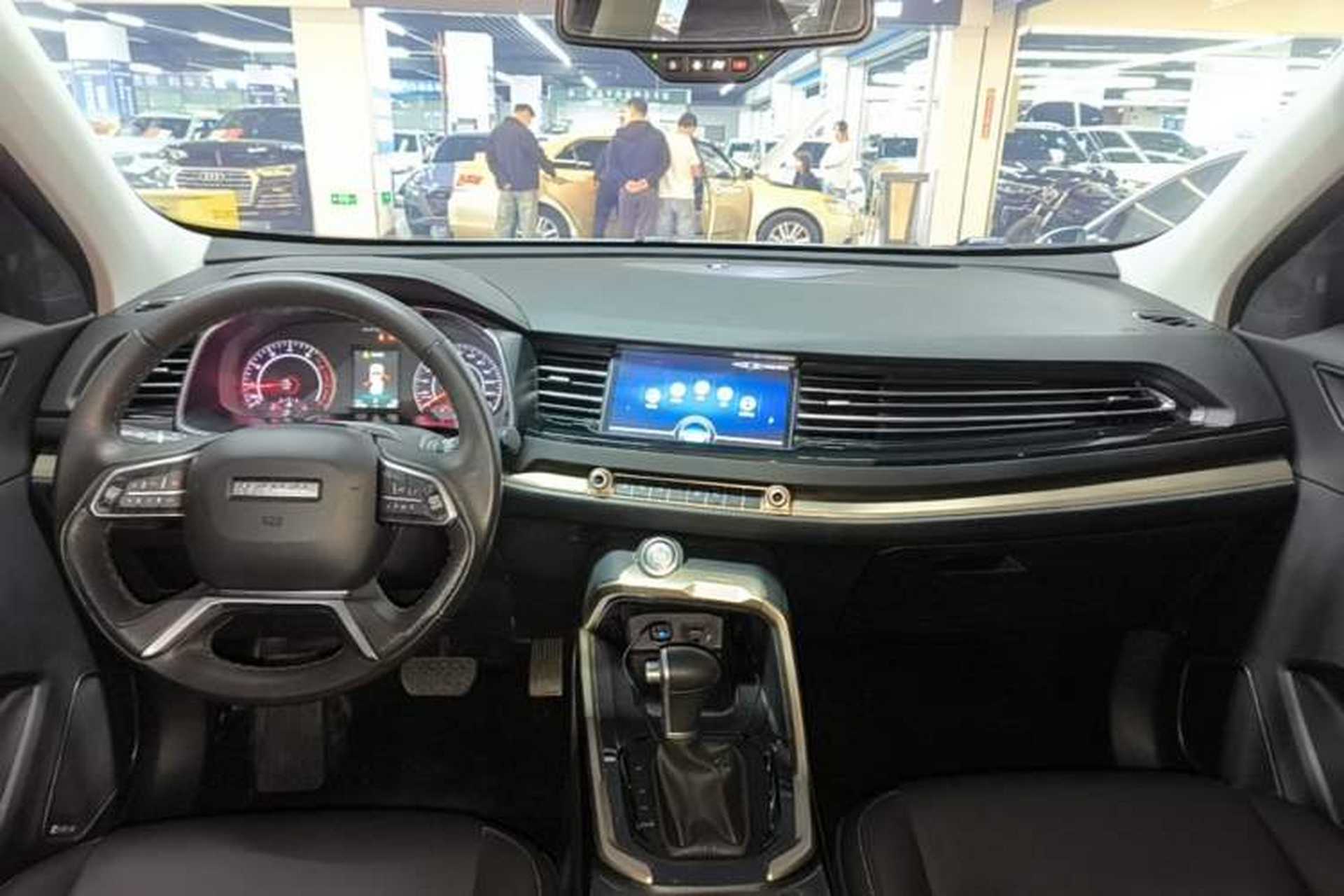Used Haval H6 2019 Red Label 1.5 GDIT Automatic Champion Edition Center Console