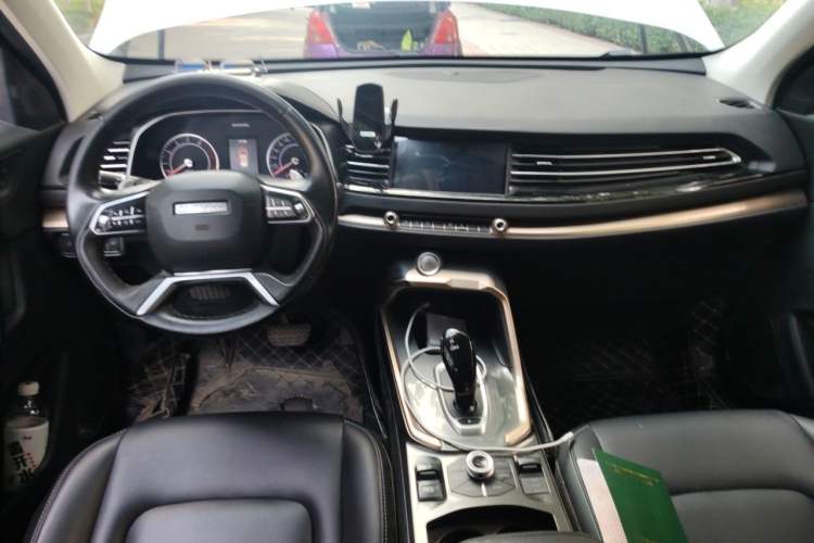 Used Haval H6 2019 1.5 GDIT Automatic Luxury Smart Connect Version China VI Standard Center Console