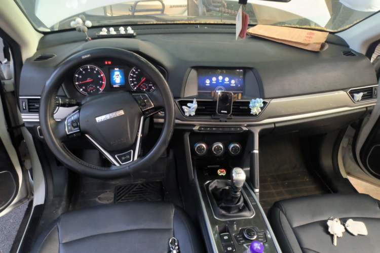 Used Haval H6 2019 Sport Edition 1.5T Manual Two-Wheel Drive Elite Model China VI Standard Center Console
