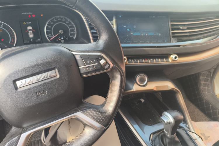 Used Haval H6 2019 Blue Label 2.0 GDIT Automatic Luxury Smart Connectivity Edition Center Console
