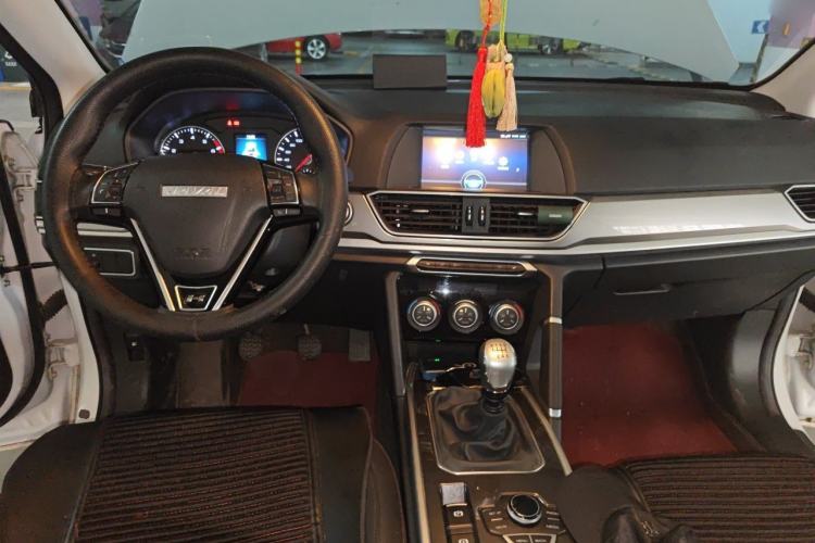 Used Haval H6 2019 Sport Edition 1.5T Manual Two-Wheel Drive Elite Model China VI Standard Center Console