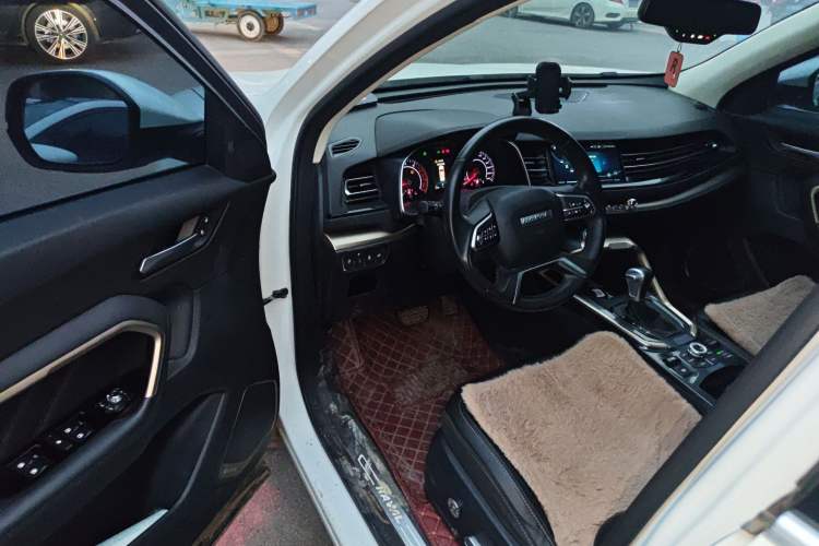 Used Haval H6 2019 2.0 GDIT Automatic Luxury Smart Connectivity Version China V Standard Driver Seat