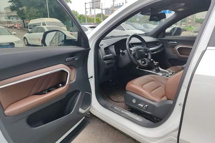 Used Haval H6 2019 Blue Label 1.5 GDIT Automatic Luxury Smart Connectivity Edition Driver Seat