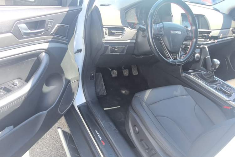 Used Haval H6 2019 Sport Edition 1.5T Manual Two-Wheel Drive Elite Model China VI Standard Driver Seat