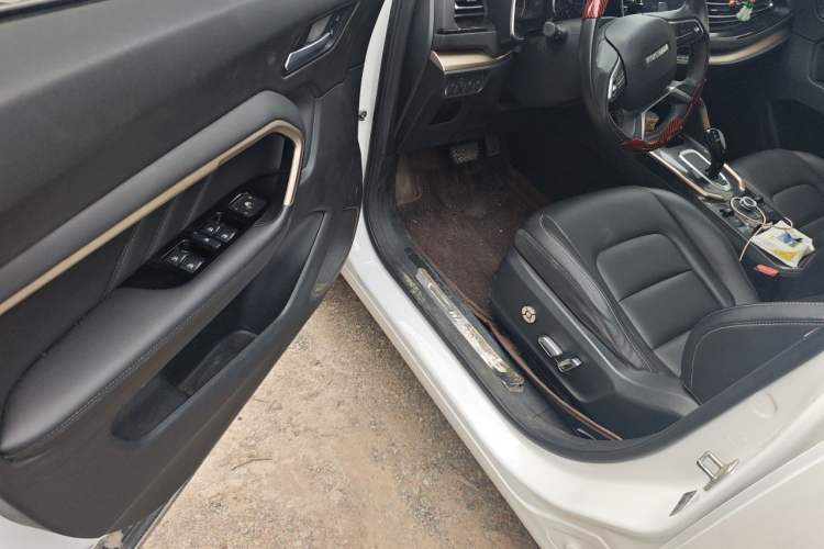 Used Haval H6 2019 1.5 GDIT Automatic Luxury Smart Connect Version China VI Standard Driver Seat