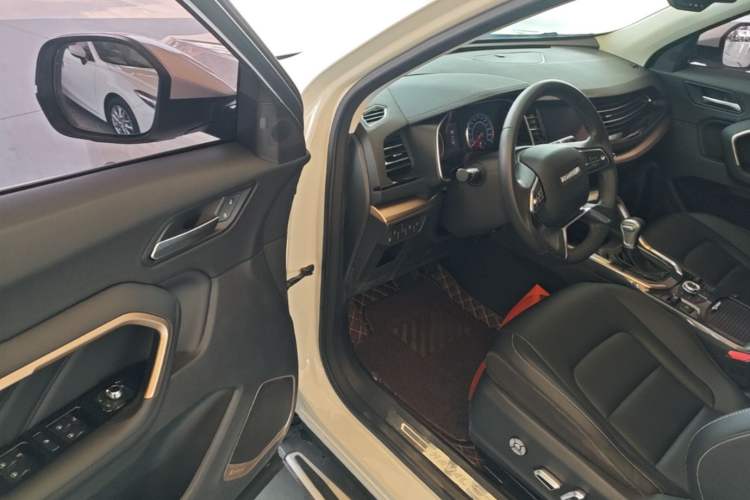 Used Haval H6 2019 Red Label 2.0 GDIT Automatic Luxury Smart Connectivity Edition Driver Seat