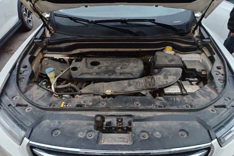 Used Haval H6 2019 2.0 GDIT Automatic Luxury Smart Connectivity Version China V Standard Engine Bay